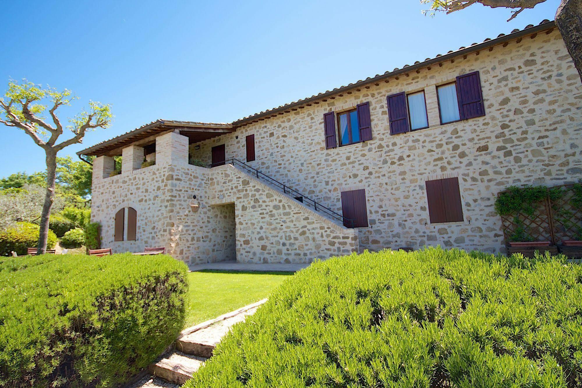 Agriturismo Le Colombe Асизи Екстериор снимка
